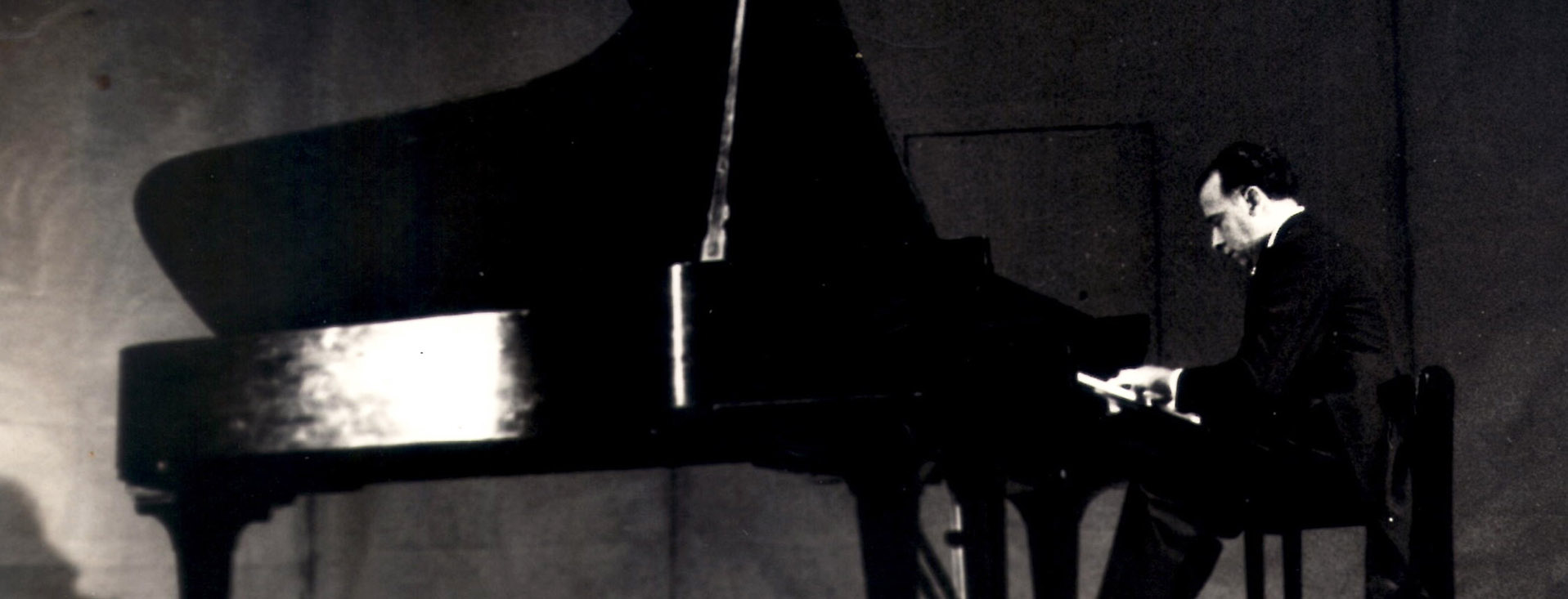 piano background